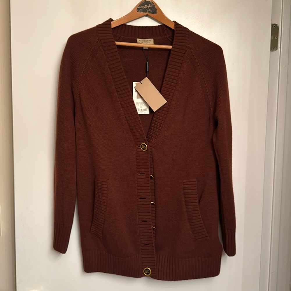 Brown Burberry sweater New with tags